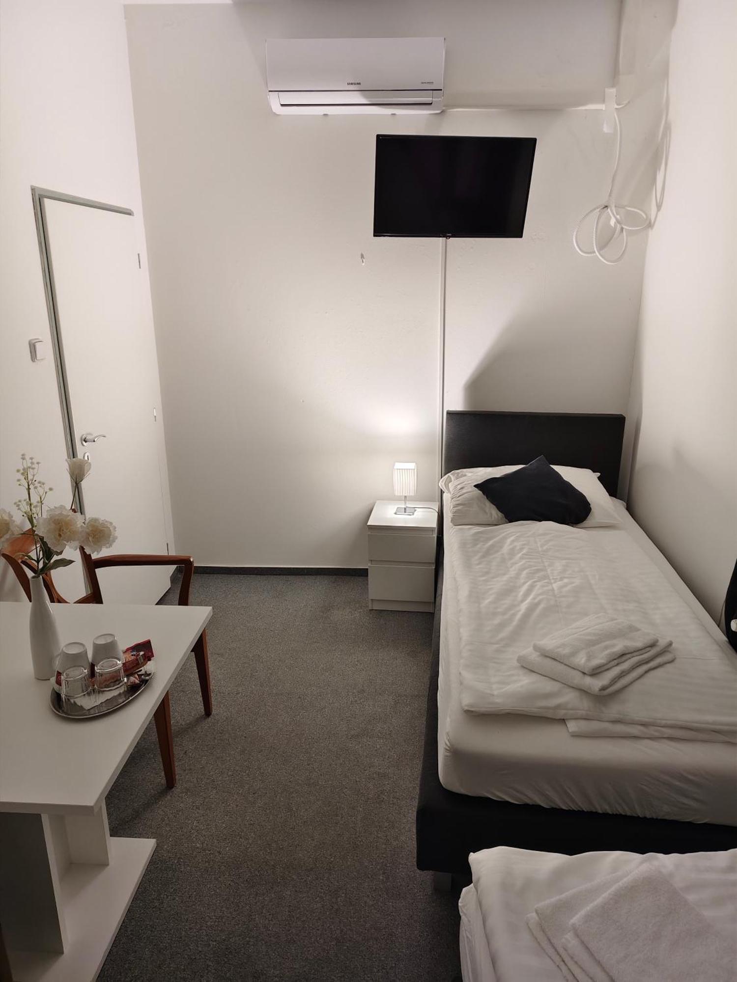 Hotel Bily Konicek Třeboň المظهر الخارجي الصورة