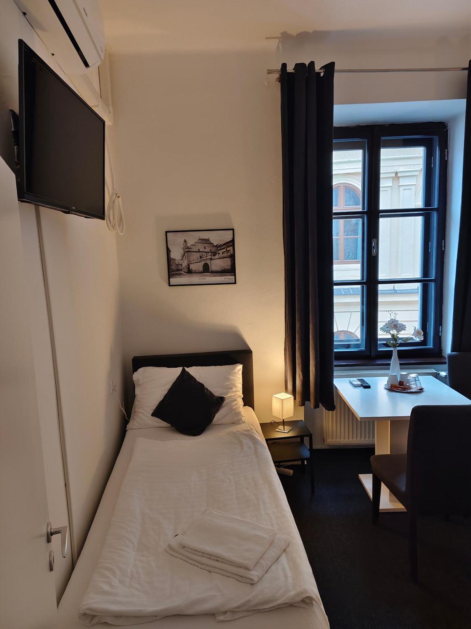 Hotel Bily Konicek Třeboň المظهر الخارجي الصورة