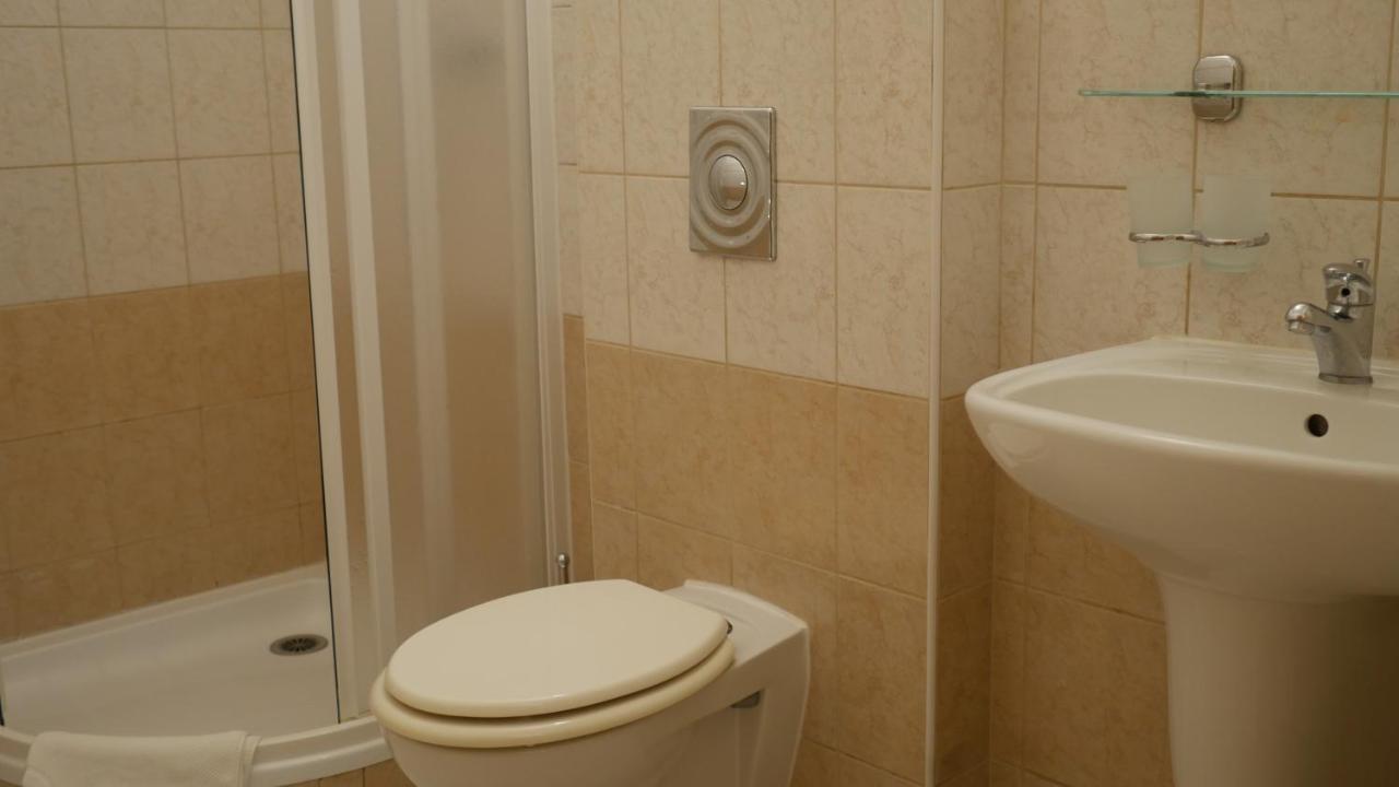 Hotel Bily Konicek Třeboň المظهر الخارجي الصورة
