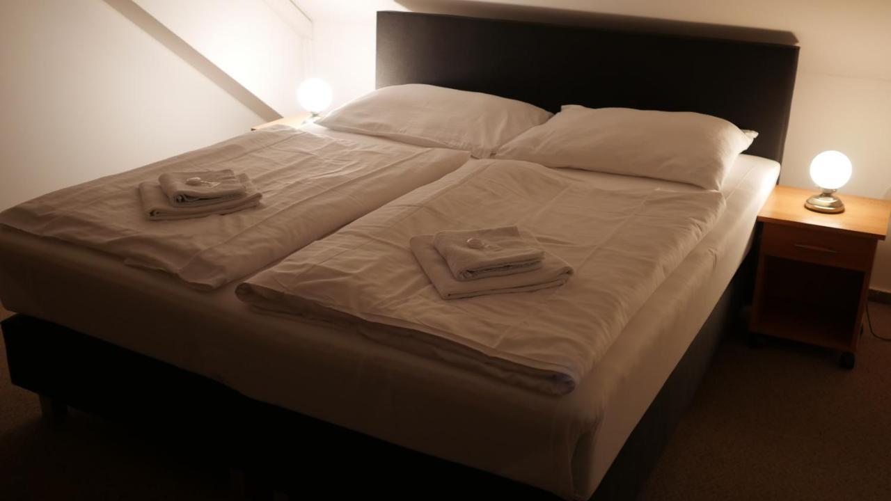 Hotel Bily Konicek Třeboň المظهر الخارجي الصورة