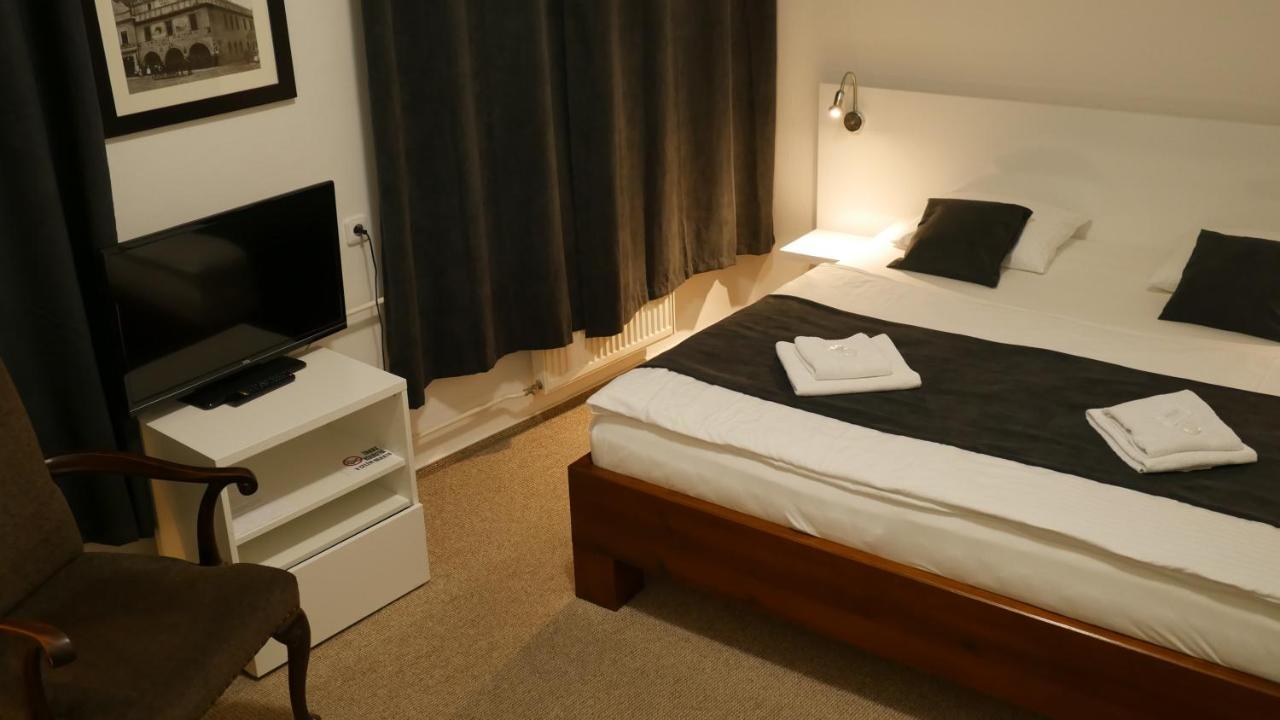 Hotel Bily Konicek Třeboň المظهر الخارجي الصورة