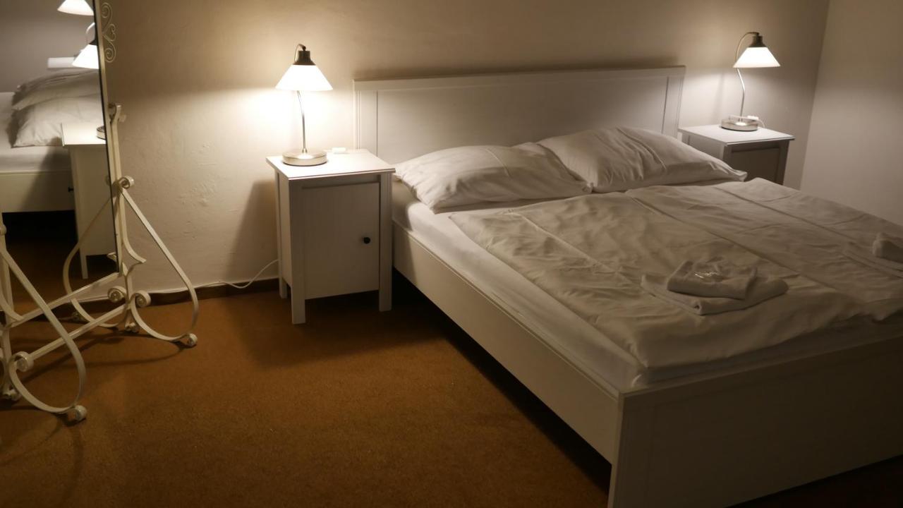 Hotel Bily Konicek Třeboň المظهر الخارجي الصورة