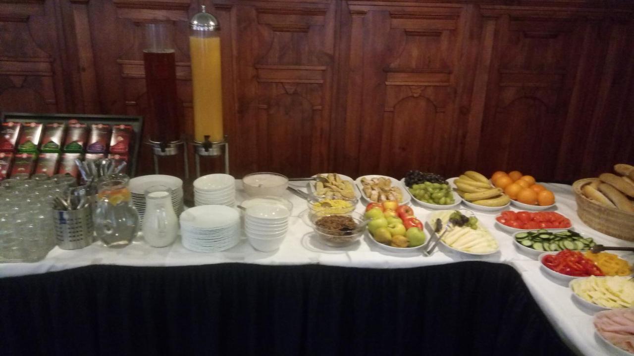 Hotel Bily Konicek Třeboň المظهر الخارجي الصورة